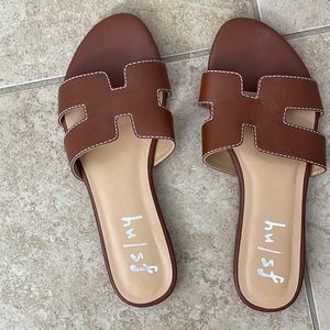 French sole sandals